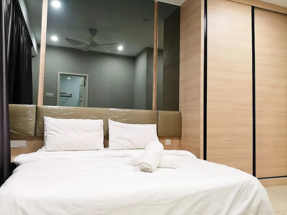 Mansion One 2 Bedroom Apartment - photo 4