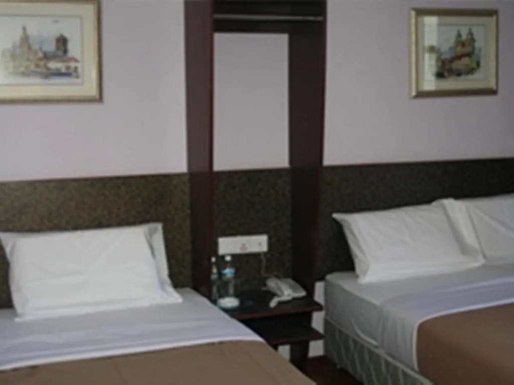 Aristo Hotel At Putatan - photo 7
