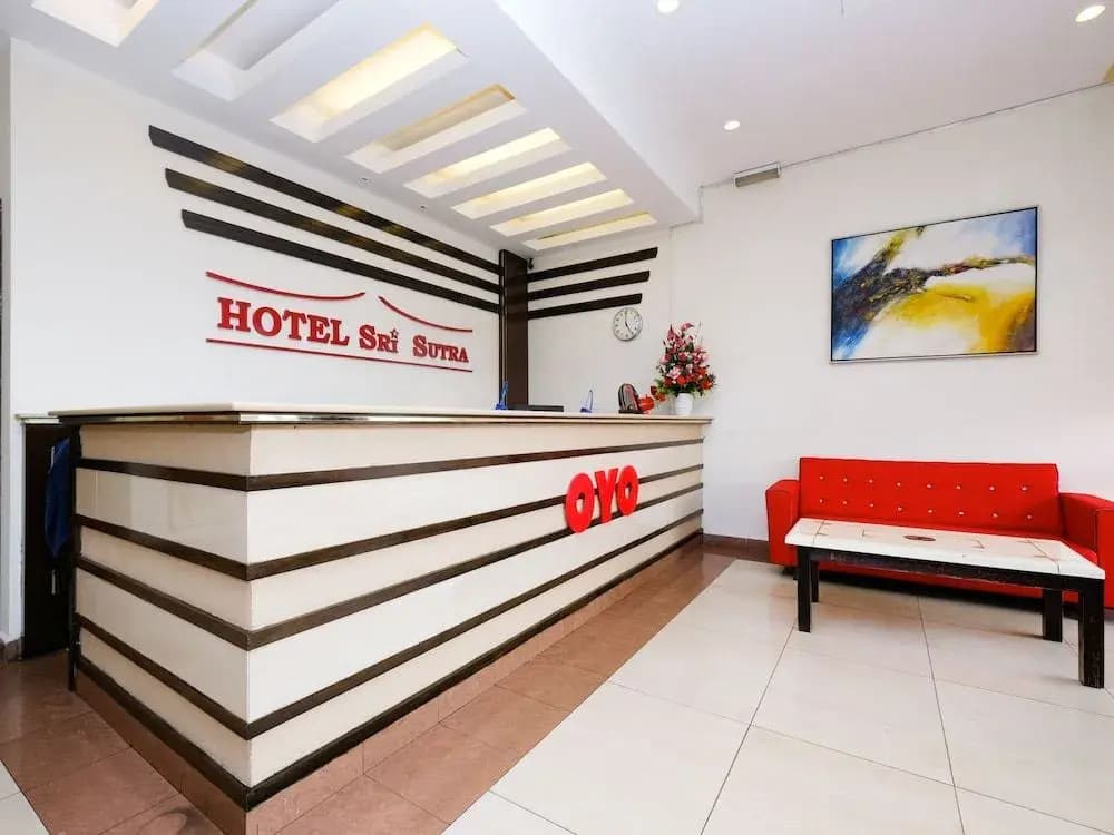 OYO 89968 Sri Sutra Hotel - photo 2
