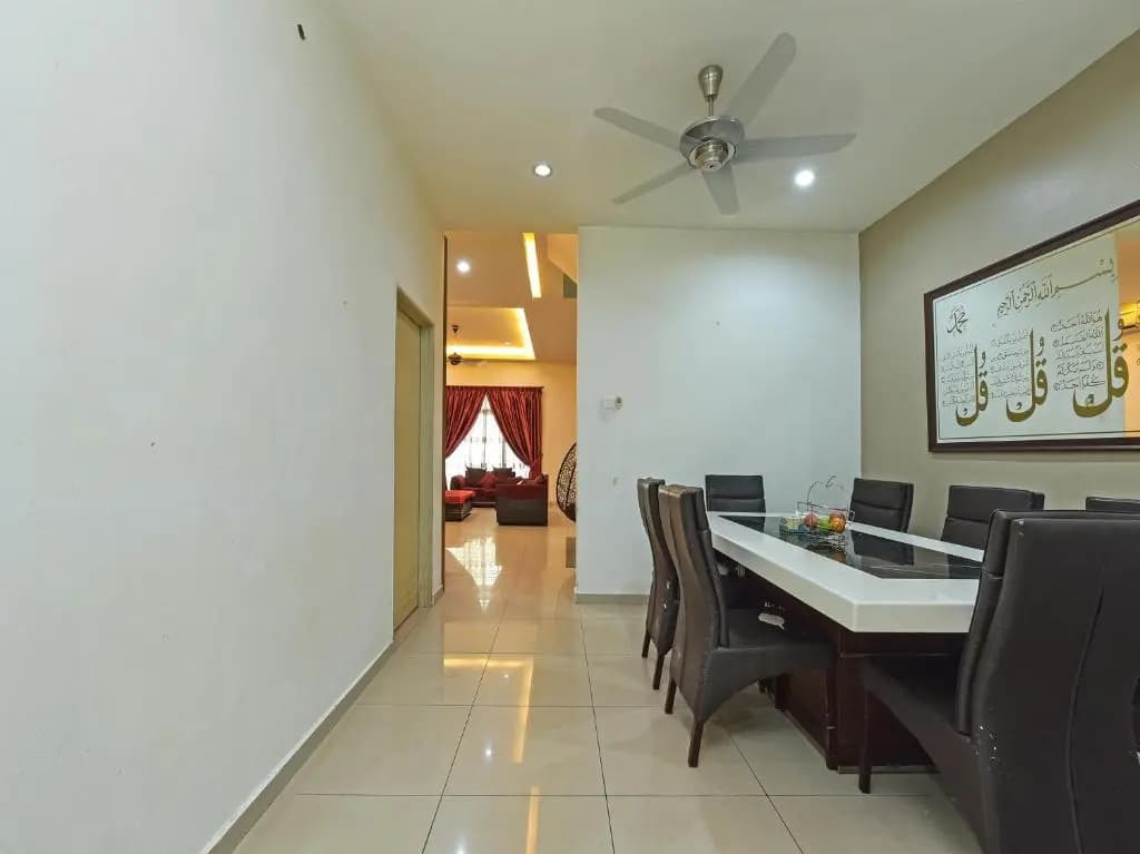 OYO Home  90532 Casa Azlinda Muslim Homestay Ii - photo 20