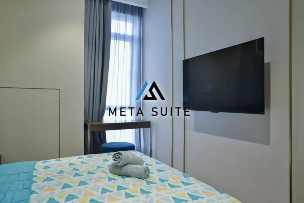 Sky pool 4 star hotel grade stay in i-City - photo 1