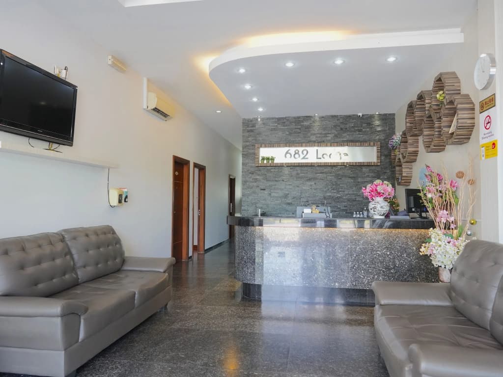 682 Lodge - photo 2