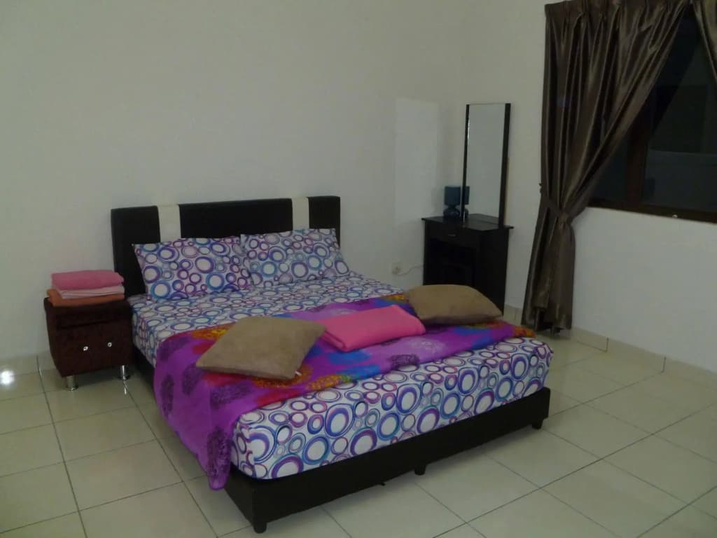 Indah Alam Vacation Home - photo 2