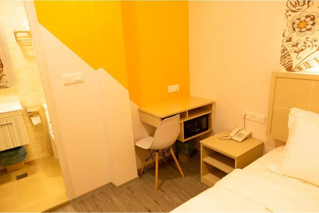 The Crown Hotel Klia - photo 2