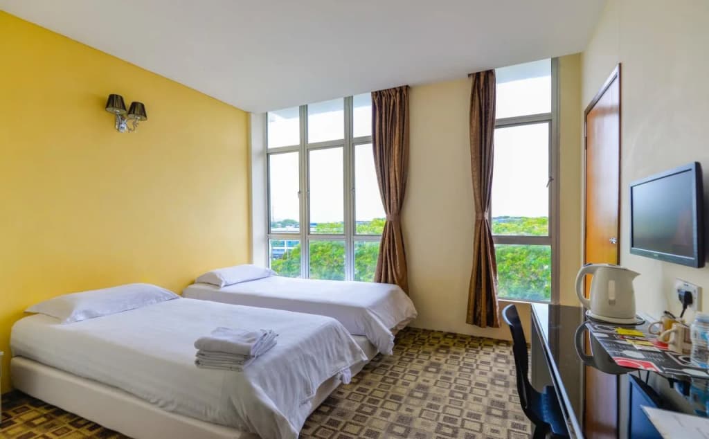 Pegasus Inn Hotel - photo 9
