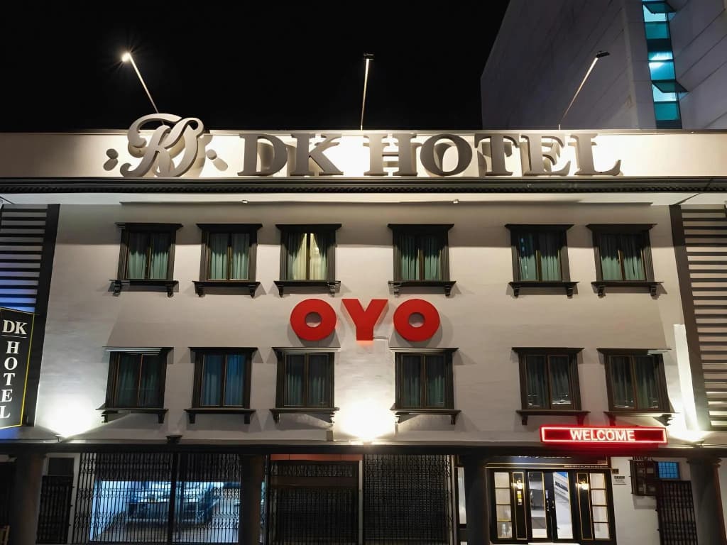 Oyo 490 Dk Hotel - photo 1