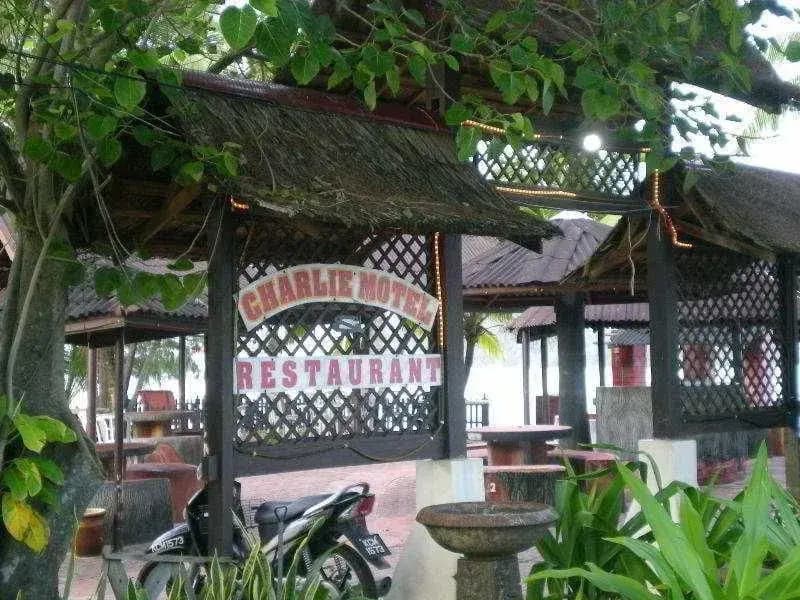 Charlie Motel & Restaurant - photo 4