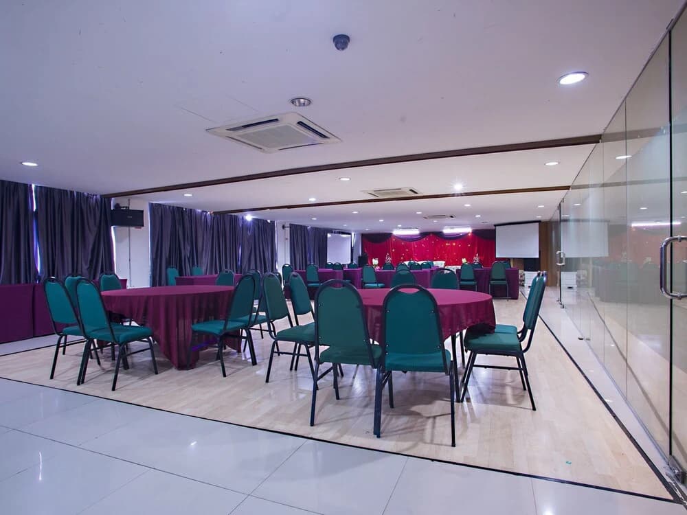 KK Hotel Kajang by OYO - photo 15