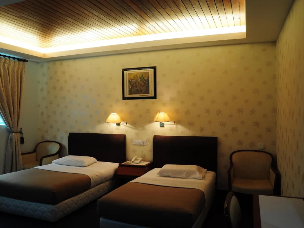 D Eastern Hotel - photo 4