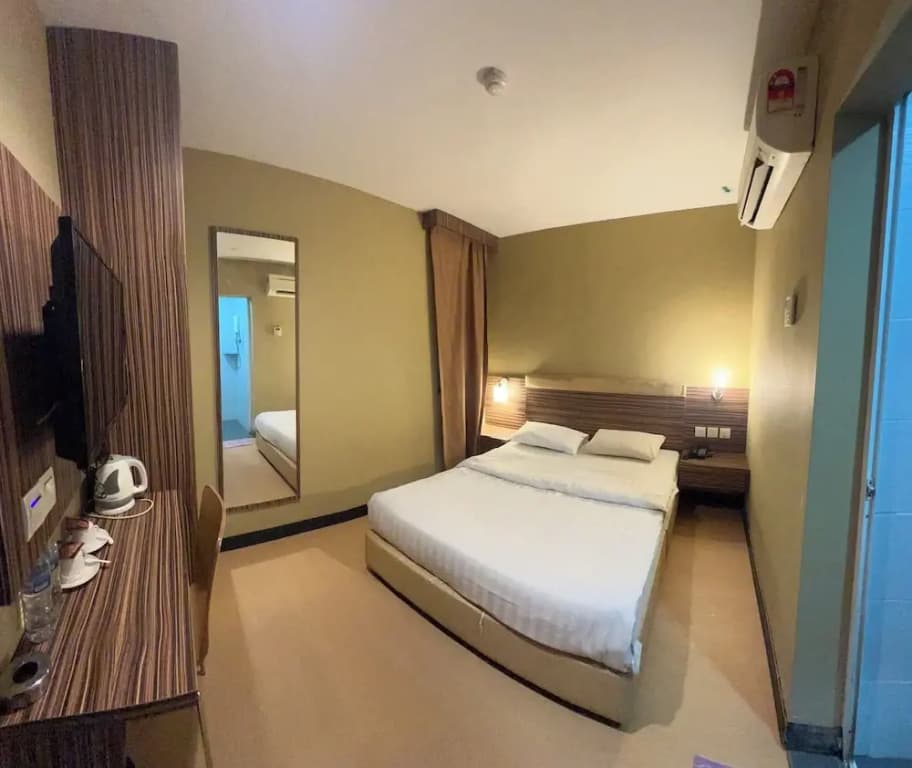 Havona Hotel -Permas Jaya -Self Check-In - photo 1