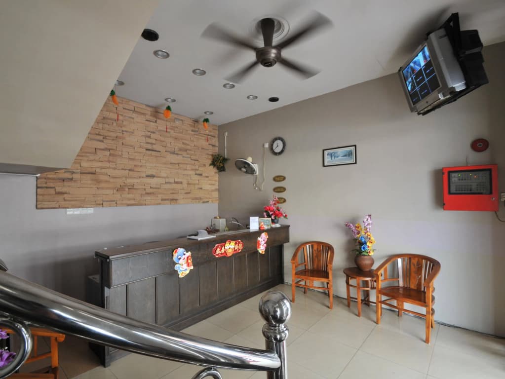 I-Winton Hotel - photo 5