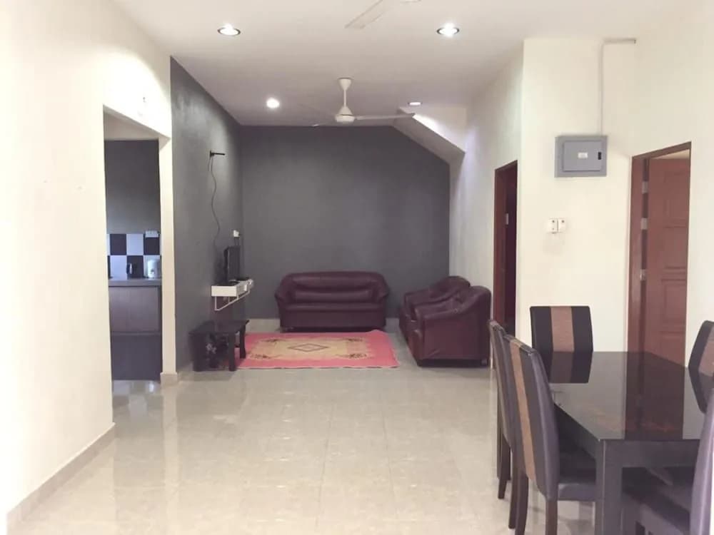 OYO HOME 90280 Darussalam Homestay - photo 5