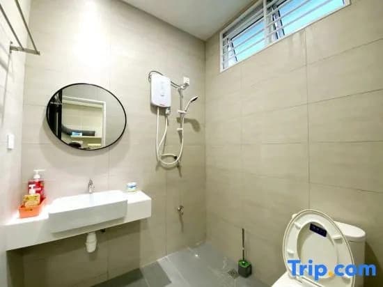 Pristine Designer Home 4BR 12Pax I Alma Jusco @ Jovial - photo 2