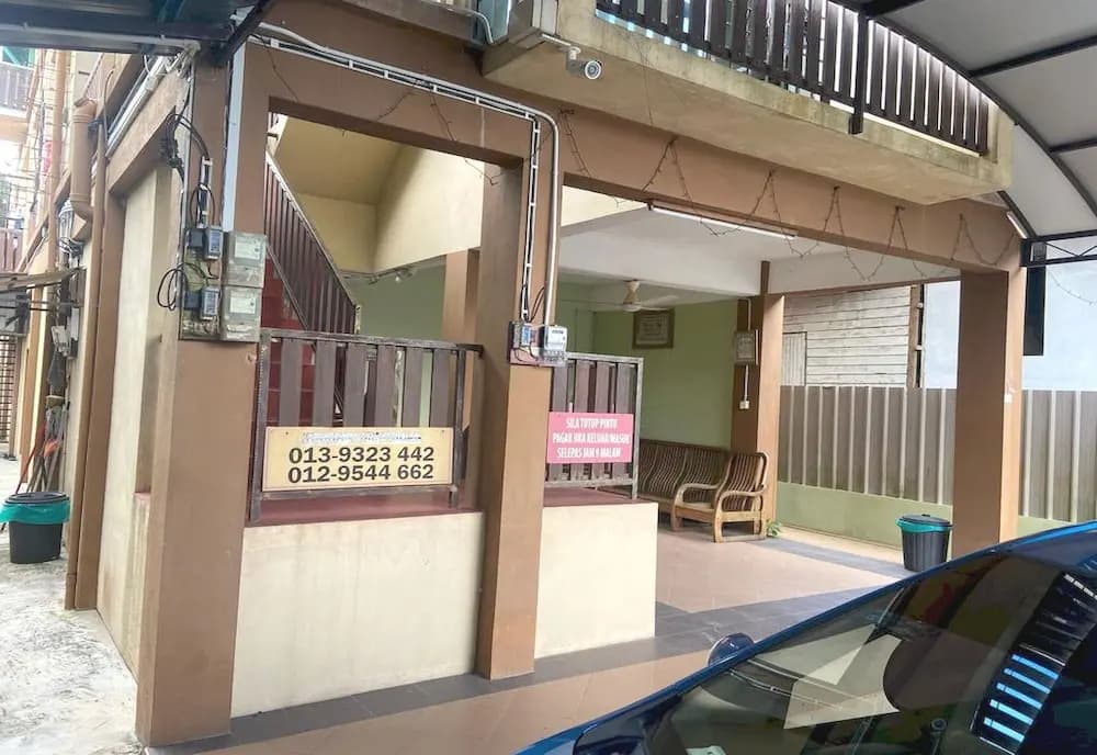 OYO 90915 Ilham Villa - photo 1
