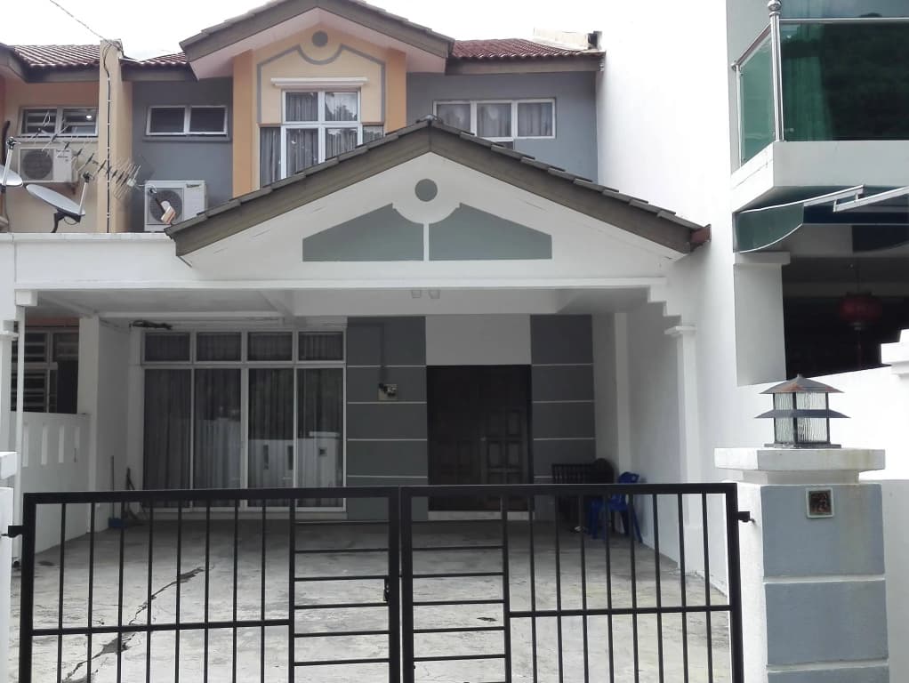 May Vacation Home - photo 1