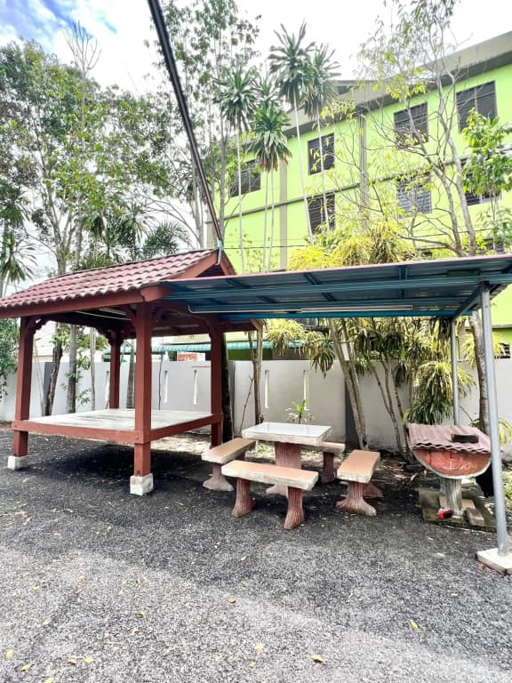 Teratai Homestay Batu Buruk - photo 2