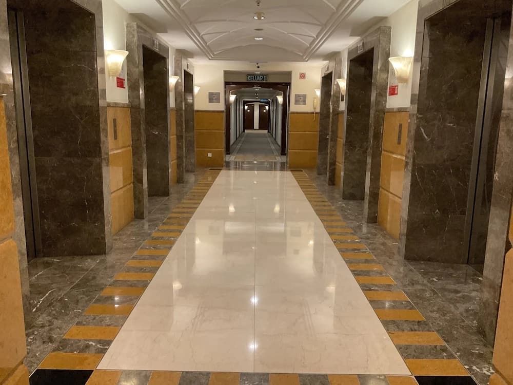 Glorious Service Suite At Times Square - photo 18