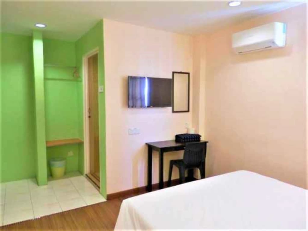 Travellers Planet Hotel & Guest House - photo 6