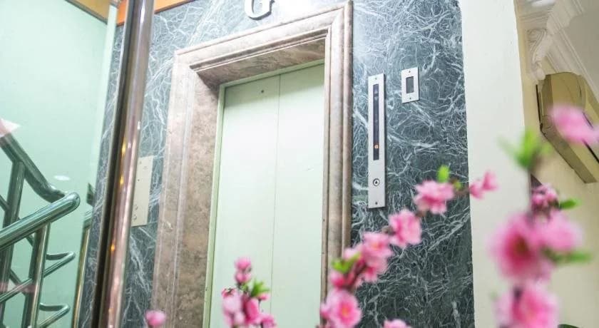 Istana Monaco Hotel - photo 14