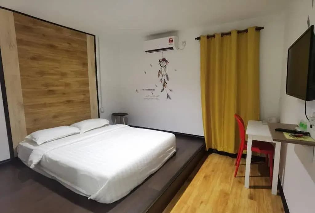 OYO HOME 90667 Chen Room Bs - photo 10