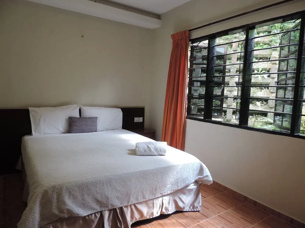 Cameronian Holiday Inn - photo 7