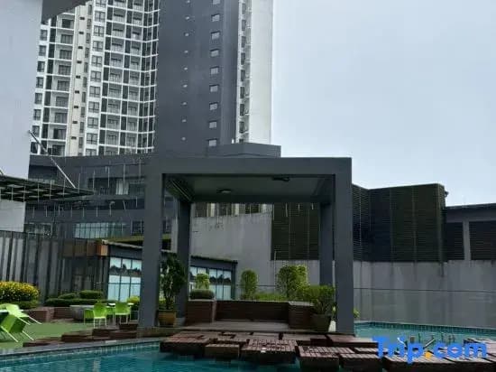 Highland Breeze Hotel - photo 8