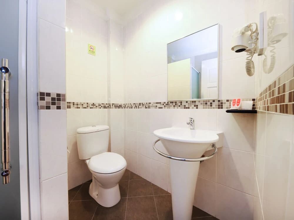 OYO 1108 Bundusan Hotel - photo 10