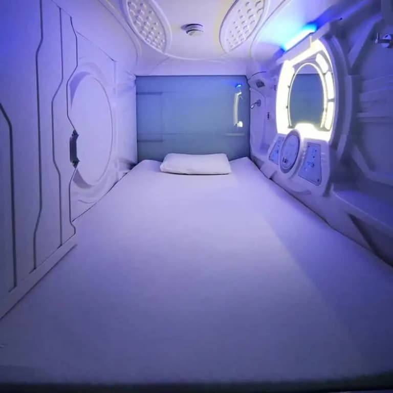 Bangau Capsule Hotel - Downtown KLIA - photo 3