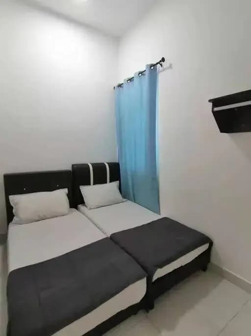 Cameron top31 golden hills night market homestay - photo 6