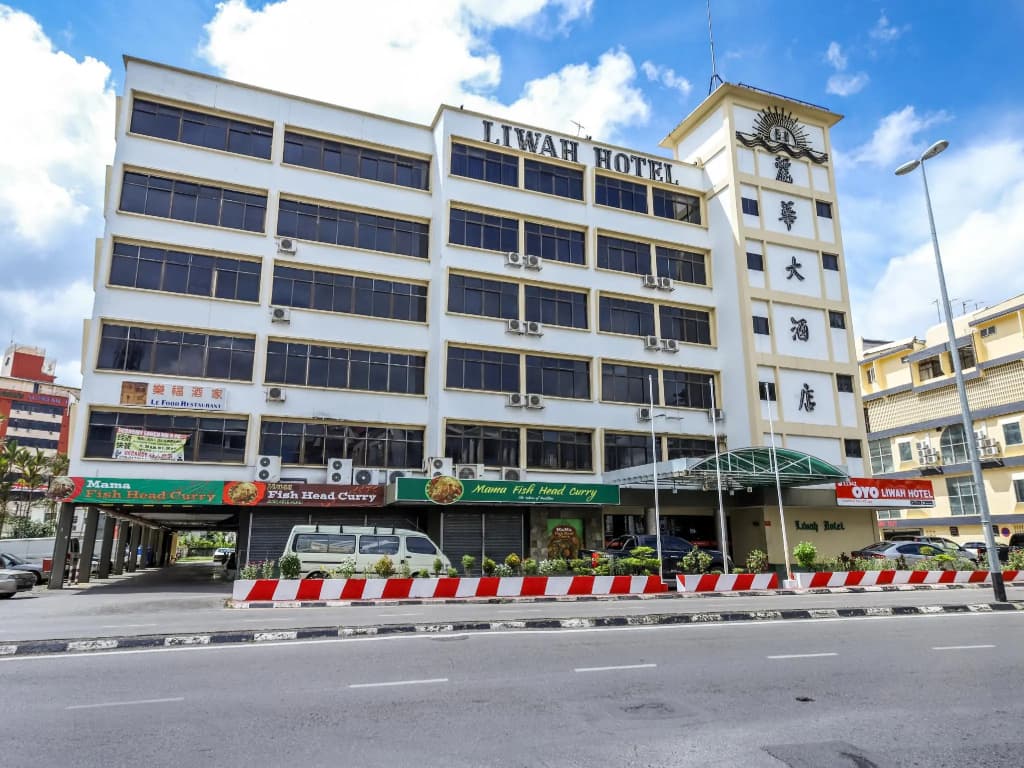 OYO 11342 Liwah Hotel - photo 1