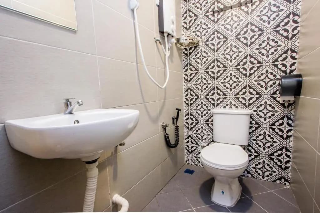 Explore 4BR Gardenhouse Retreats (Free Parking) - photo 4