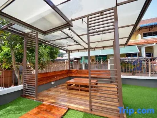 Puteri Indah Homestay - photo 8
