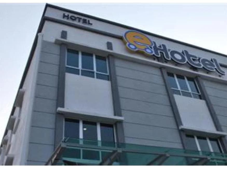 Coastline Hotel - photo 16