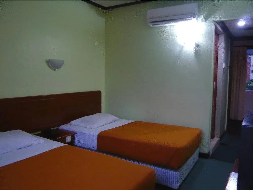 Accordian Hotel - photo 3