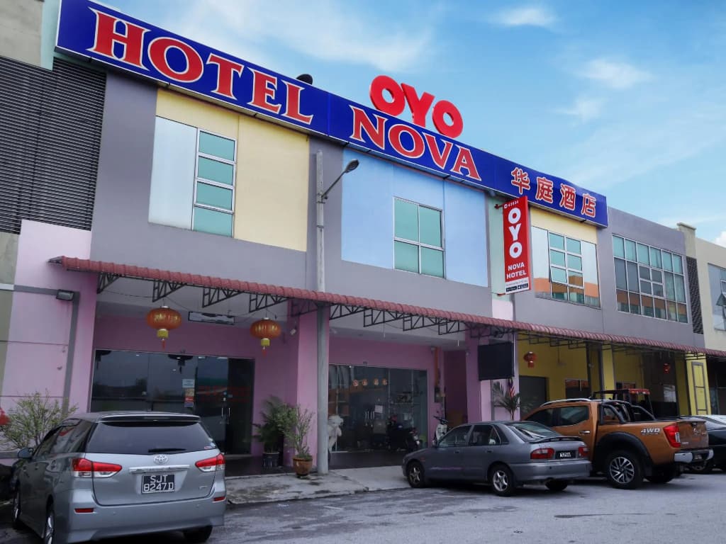 OYO 43934 Nova Hotel - photo 1
