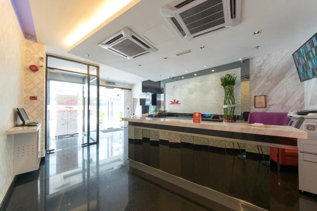 OYO Rooms OUG Plaza - photo 7