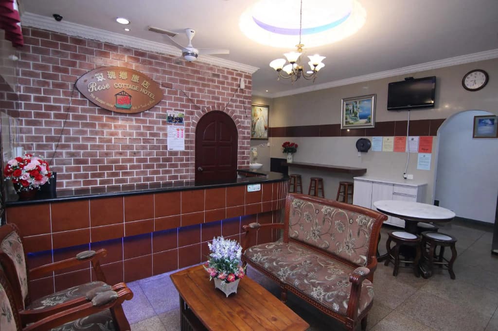 Hotel Zamburger Taman Perling - main photo