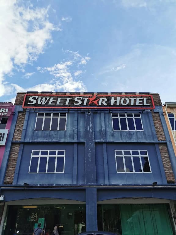 Sweet Star Hotel - photo 1