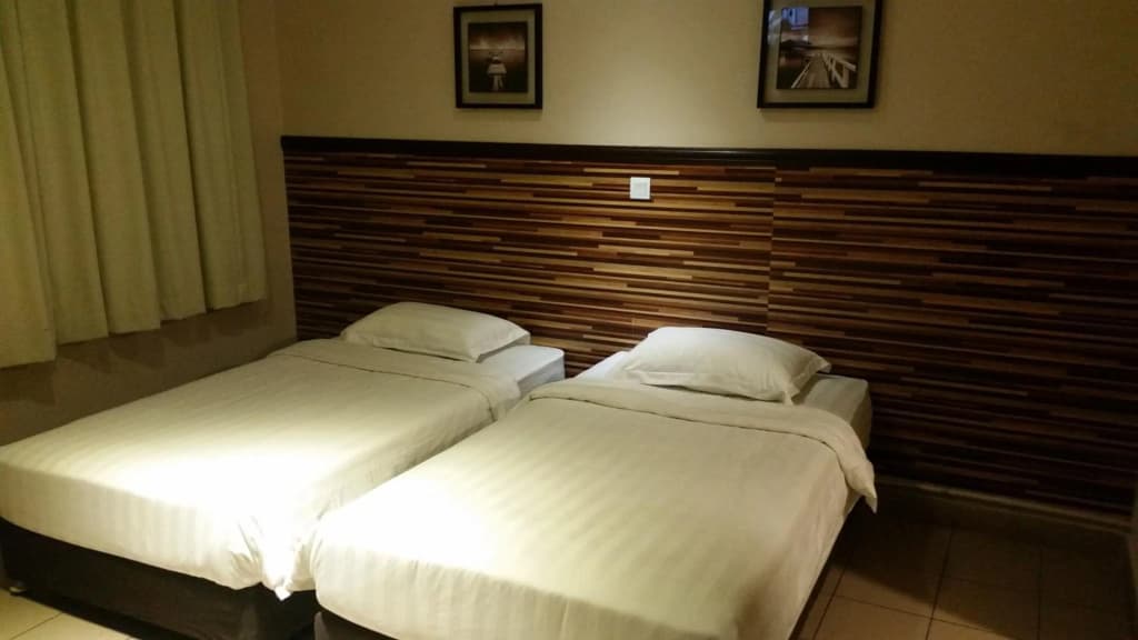 Sri Iskandar Hotel - photo 16