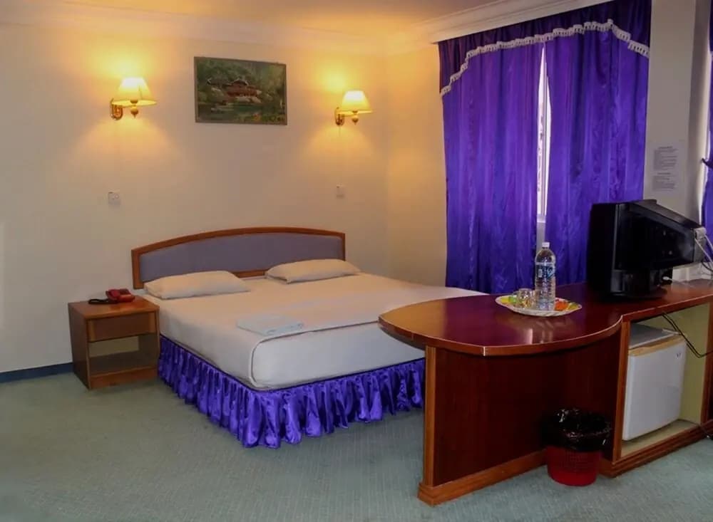 Golden Palms Hotel - photo 3
