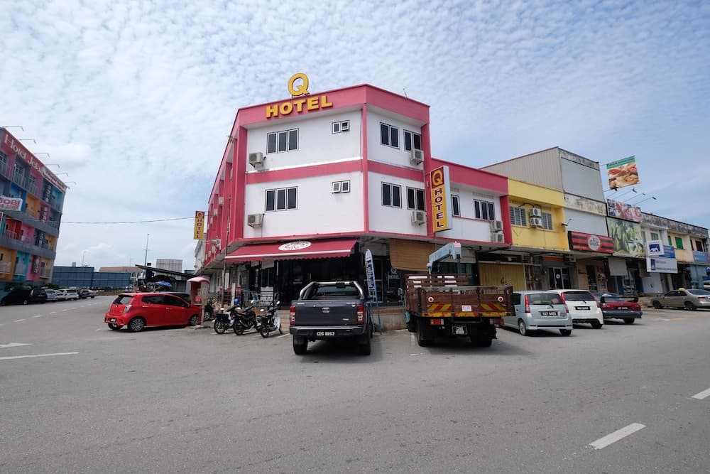 OYO 1104 Q Hotel - photo 14