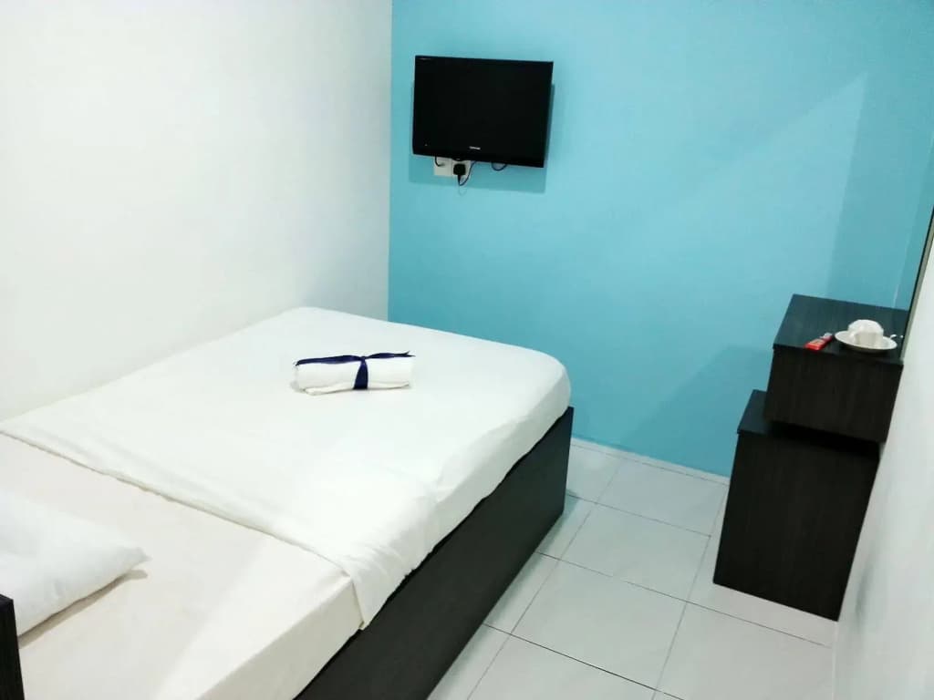 Hotel CheckedInn - photo 3