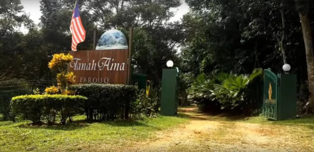 Tanah Aina Farouq - photo 12