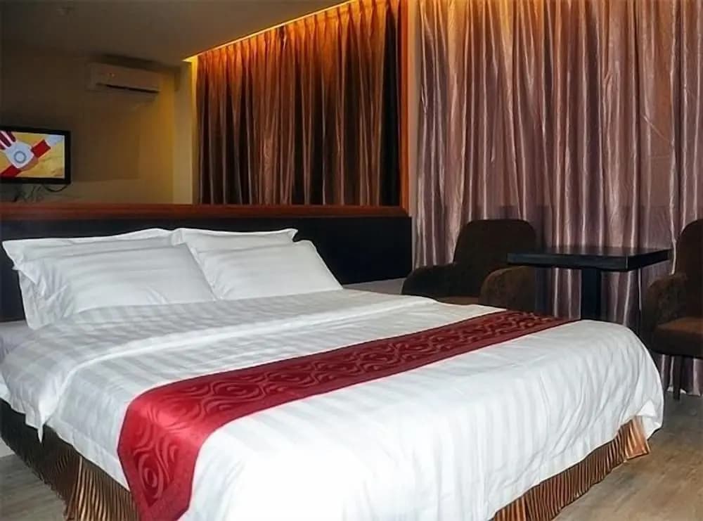 OYO Rooms Near Tanjung Aru Beach - photo 5