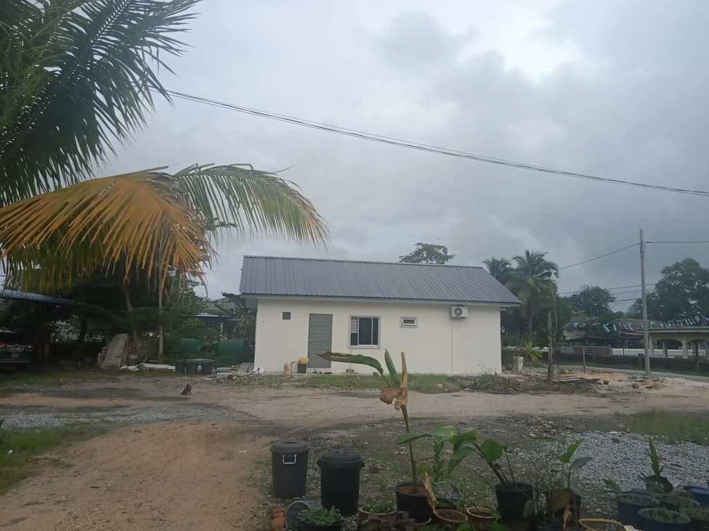 Homestay Aircond Pantai Timur Chalet Guest House Kak Mah - photo 13
