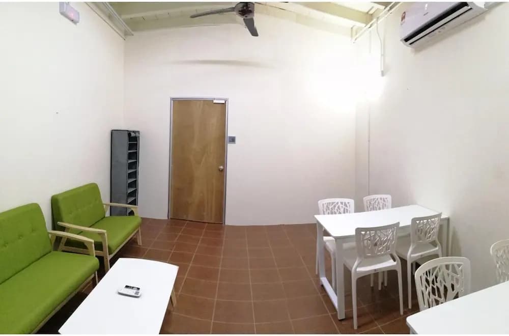 Third Street Station - Hostel - photo 26