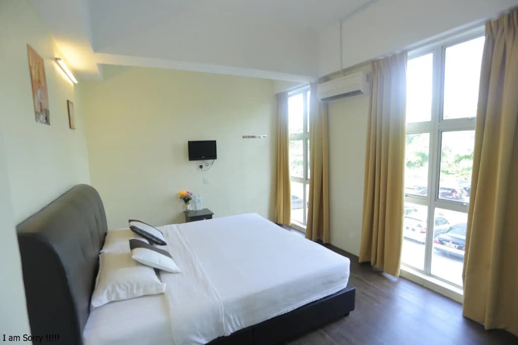 JAM Hotel near ERL Salak Tinggi Sepang - photo 3