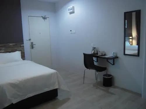 L Hotel - photo 7