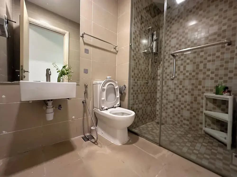 Skyline Luxe 4BR Retreat with En-suites - photo 10