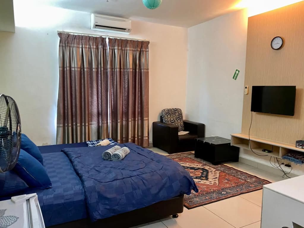 Private Studio Viana Court Service Apartment 2 with private parking - photo 5
